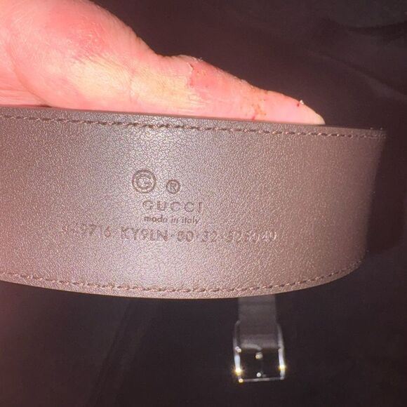 Brand new with box and dustbag Gucci unisex belt GG logo Leather Belt size 80